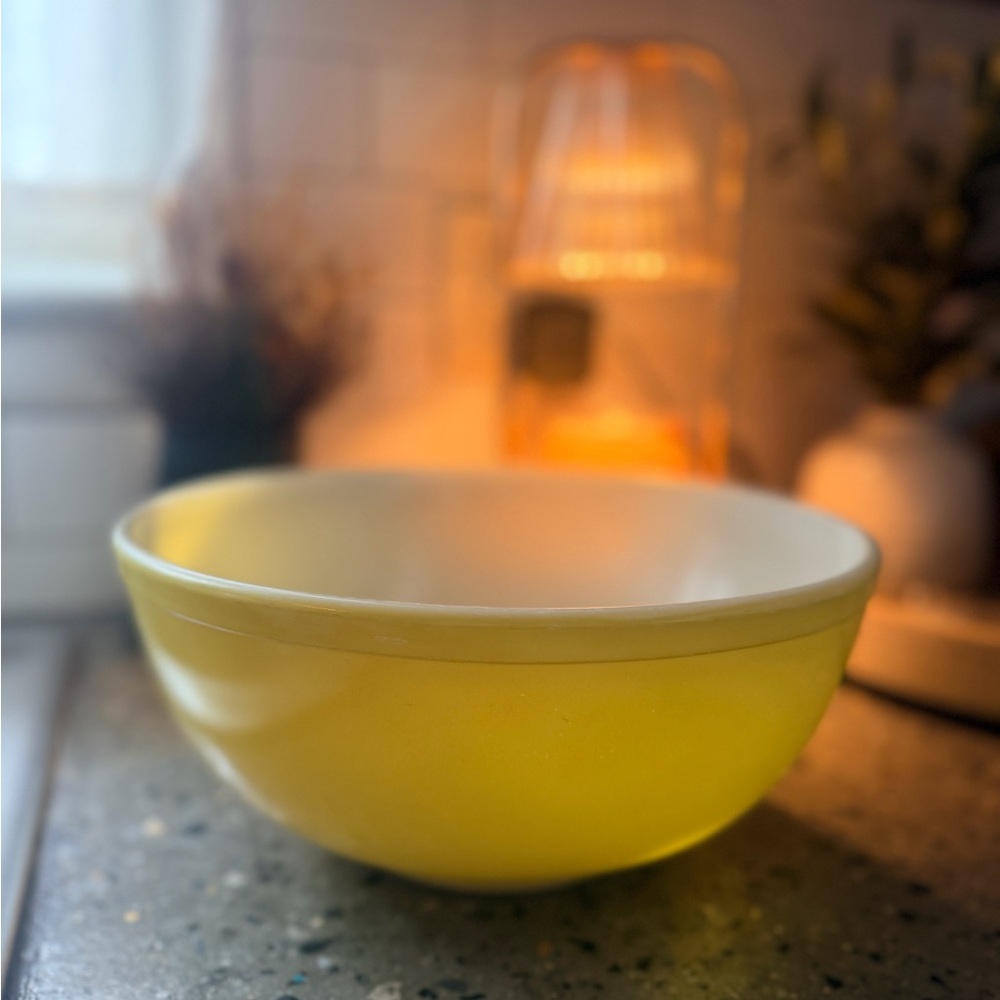 VINTAGE PYREX mixing bowl